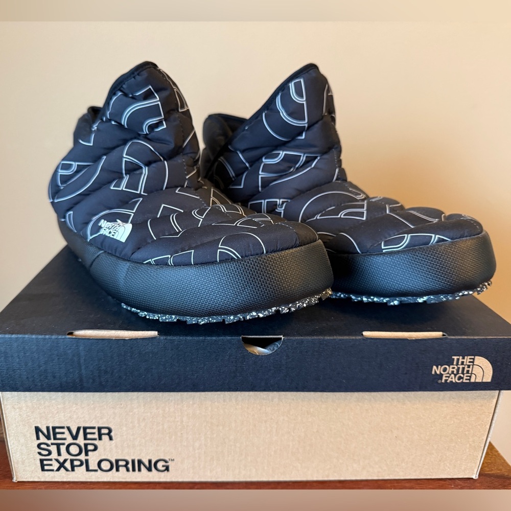 The North Face Men’s Black Thermoball Traction Bootie Slip-Ons Size 10